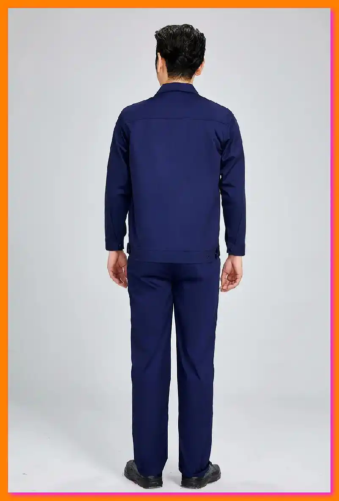 哪些季节的工作服对价格的影响因素最多？