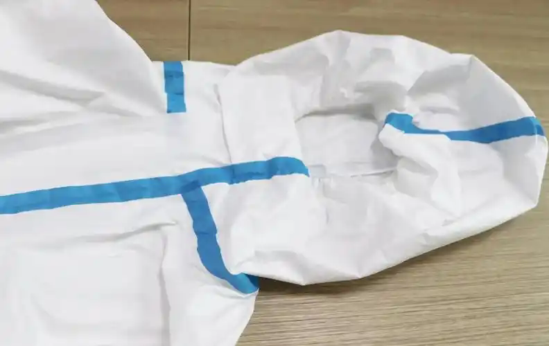 如何判断防护服的材质是否符合标准？	
