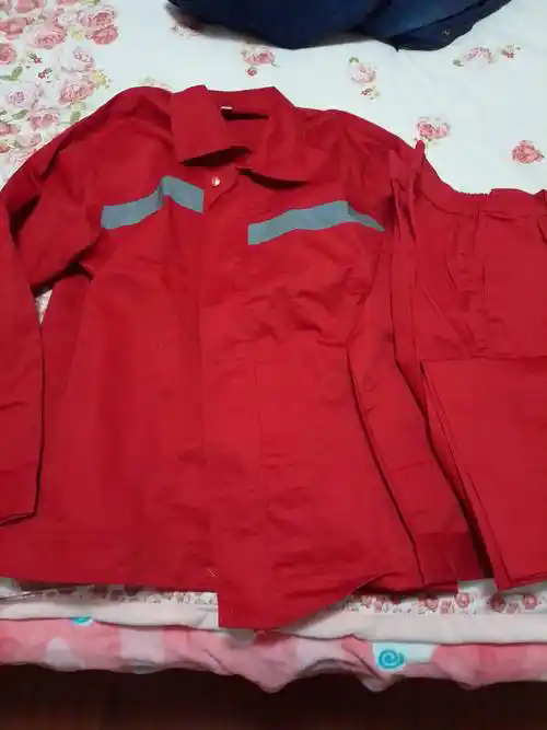 加油站工作服定制中，防静电面料和阻燃面料结合的成本高吗？	