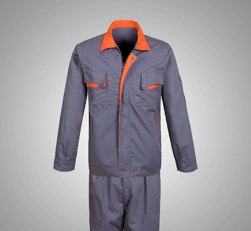 如何选择合适的工程服厂家？