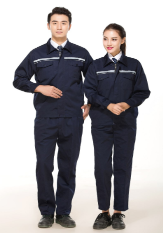 如何正确定做工作服